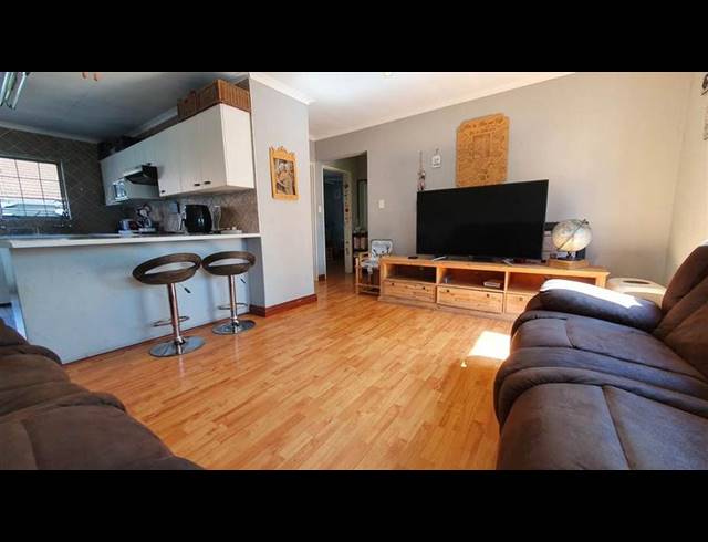 2 BEDROOM TOWNHOUSE FOR SALE IN VERWOERDPARK